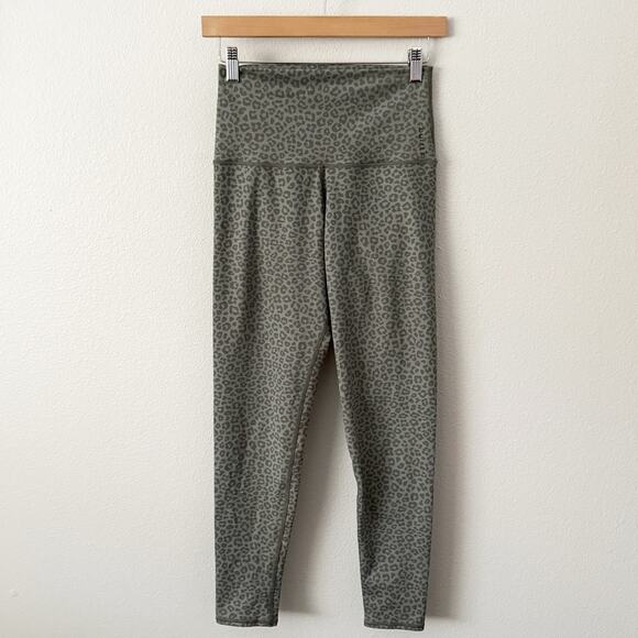 BARRE 3 x LULULEMON | Collab Gray Green Leopard Print Align High Rise | Large - Picture 2 of 7